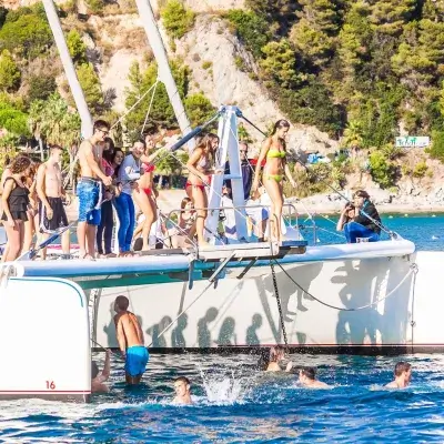Fiesta en barco en Barcelona · Boat Party