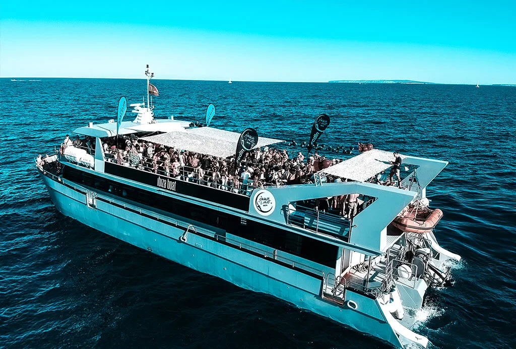 Ibiza Boat Party · Fiesta en barco en Ibiza