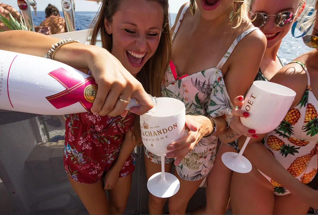 Ibiza Boat Party · Fiesta en barco en Ibiza